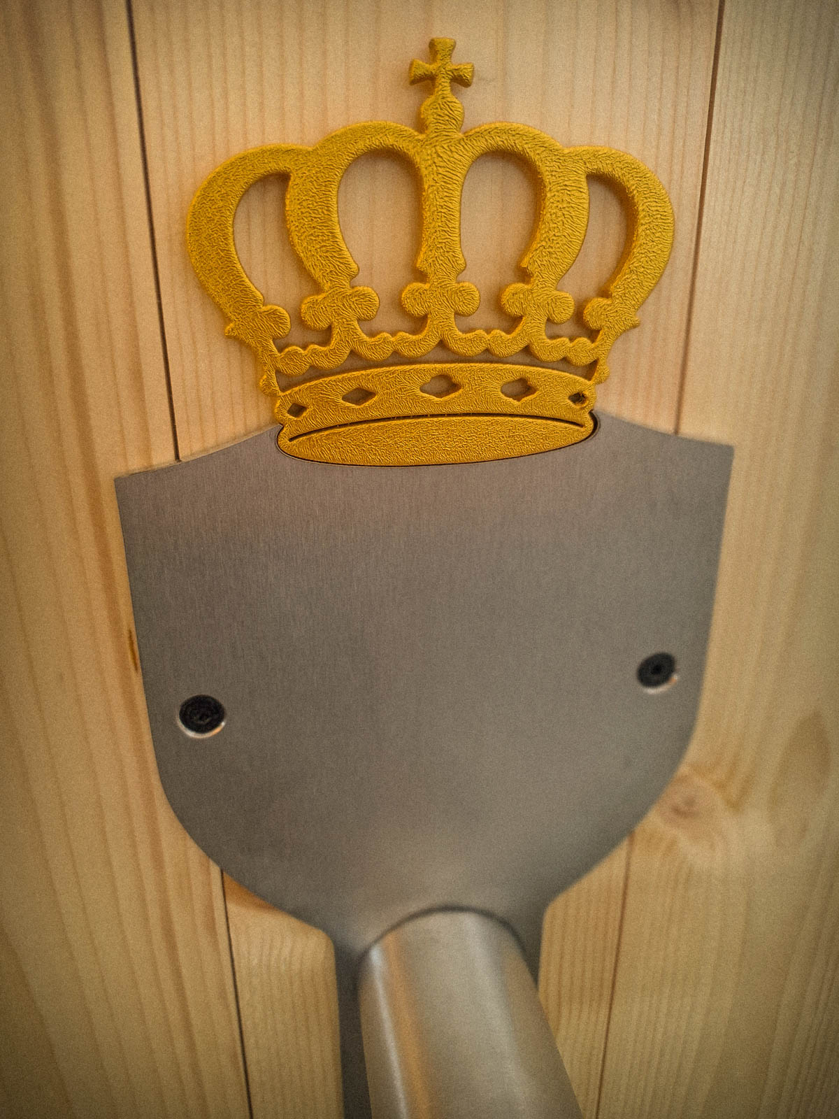 Sattelhalter „Krone“ aus Edelstahl – Bild 4