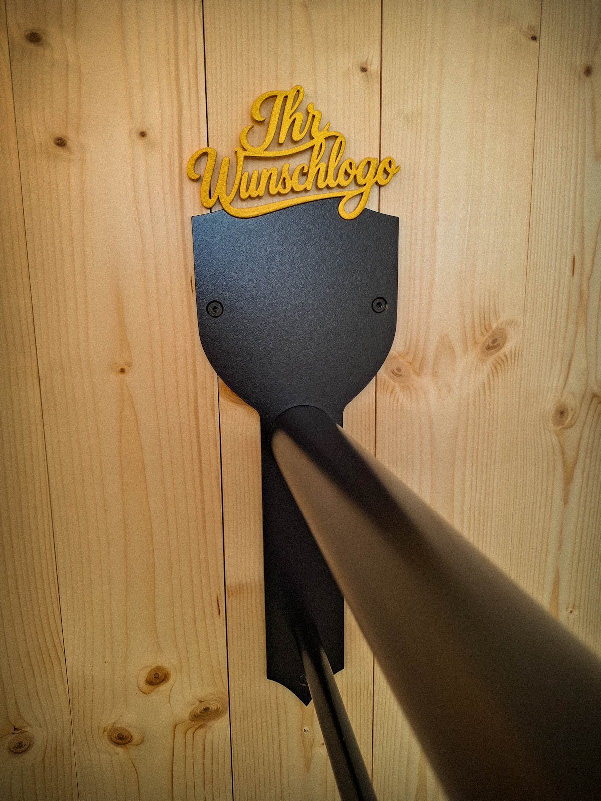 Sattelhalter “Wunschlogo” mit Schabrackenhalter und goldfarbener Applikation nach Ihren Wünschen – Bild 4
