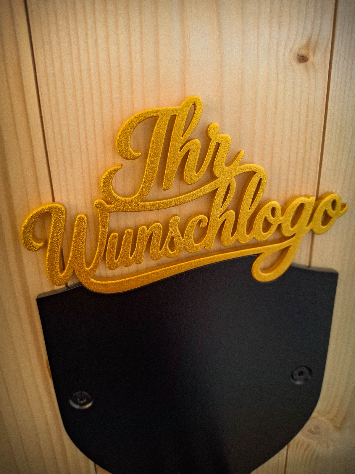 Sattelhalter “Wunschlogo” mit Schabrackenhalter und goldfarbener Applikation nach Ihren Wünschen – Bild 2